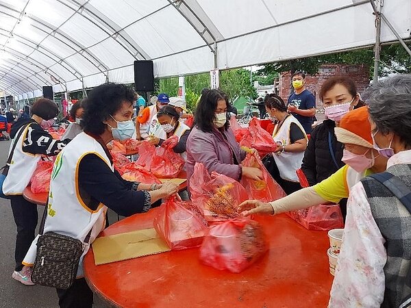 國順里舉辦紅龜粿文化季，讓大家體驗古早味的美好。圖／取自台北市鄰里服務網
