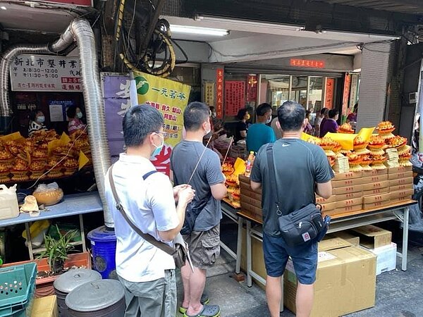 仁義里在中元節會固定舉辦團拜活動。圖／取自陳文一臉書粉絲專頁