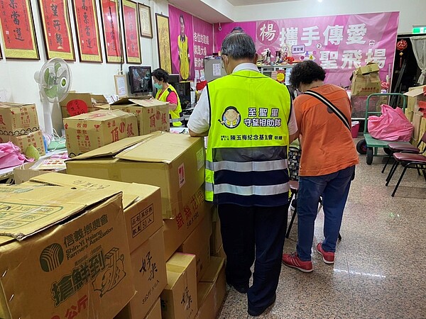 至聖里守望相助隊定期巡邏。圖／陳宣懿攝
