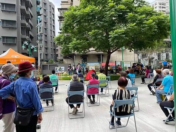 防疫期間，活動移到戶外。圖／易小滿攝