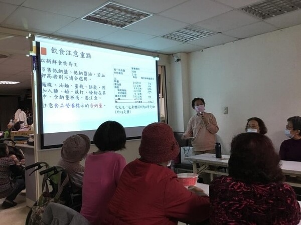 群賢里健康課程。圖／取自「臺北市鄰里服務網」
