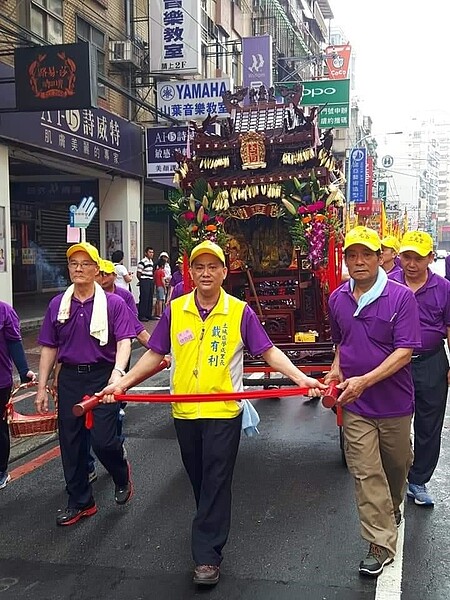 土城區三元宮媽祖遶境。圖／易小滿攝