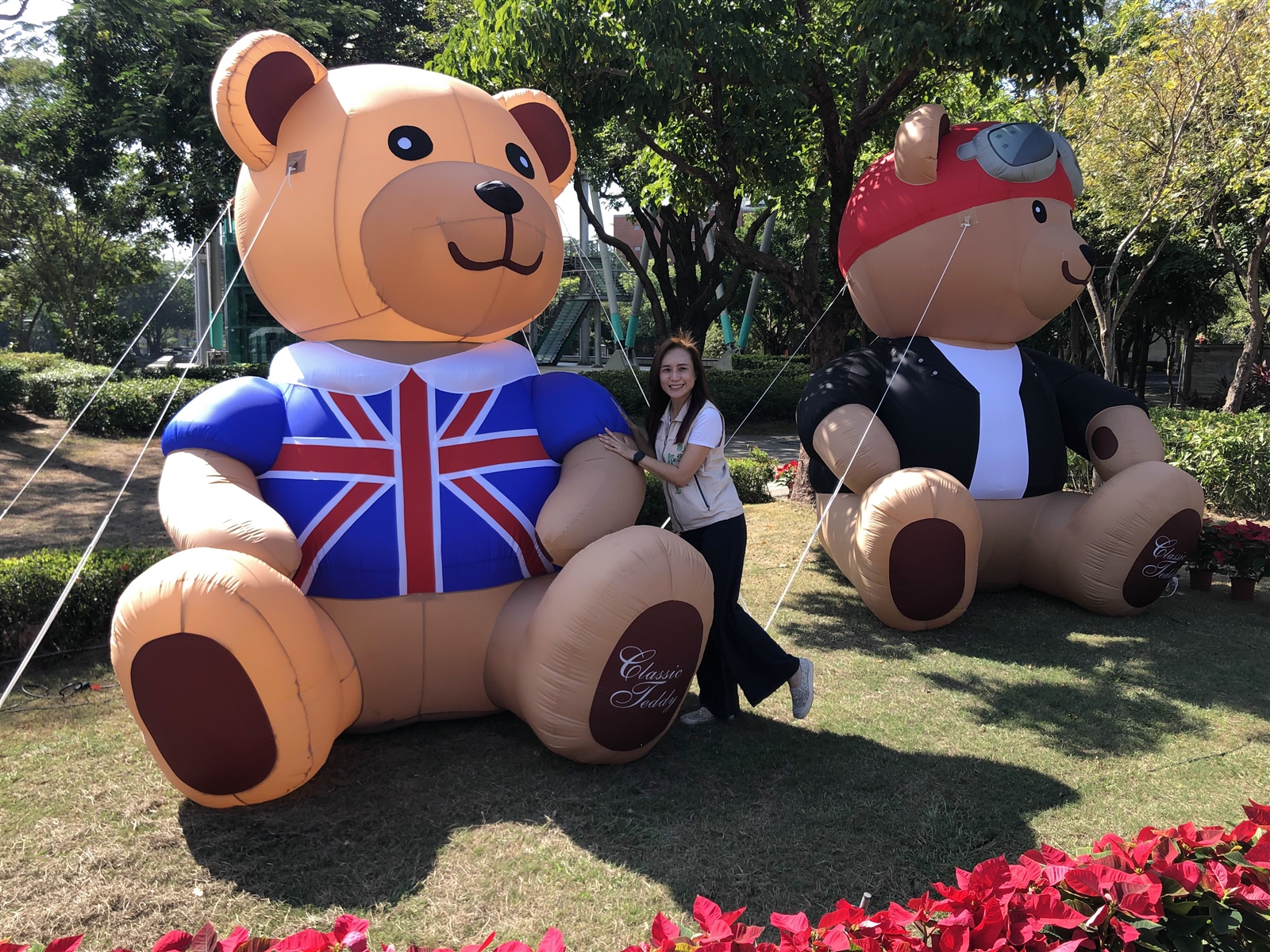 台南推出8座大型泰迪熊，10米大熊南瀛綠都心公園亮相。記者周宗禎／攝影 