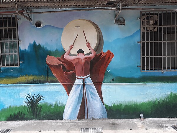 新莊區立言里後巷彩繪一隅。圖／劉進益里長提供
