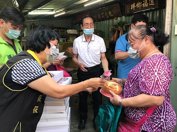 國泰里母親節慶祝活動。圖/陳宗修里長臉書