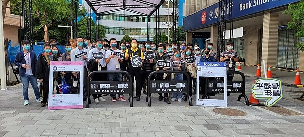 添福里長認為對於里內的事情都要做到位,深得里民讚賞。圖/取自王添福臉書粉絲專頁