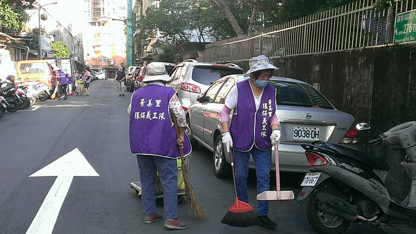 文山區景美里環保義工隊。圖片由景美里粉絲專頁提供。
