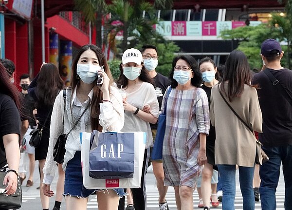 口罩令目前正在討論鬆綁,最快下周宣布方案。聯合報系資料照/記者余承翰攝影