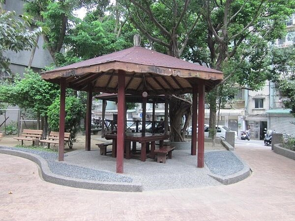 敦化公園涼亭。圖/取自「公園走透透,臺北新花漾」網站
