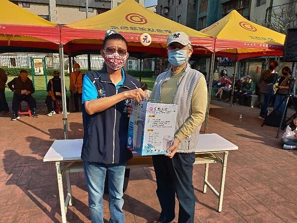 志創里長服務美仁里十餘年，致力創造里區歸屬感。圖／取自台北市鄰里服務網
