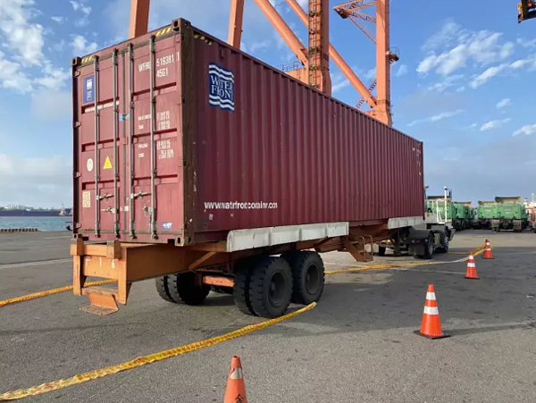 台中港第32號碼頭貨櫃場內空櫃昨天發現一具女遺體。圖／警方提供