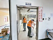 消毒冰櫃、擦拭屍盤　台南酒駕易服勞務者「心驚驚」