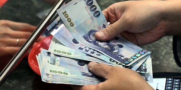 壽險公司大量預存現金,避免流動性風險。圖/聯合報資料照片