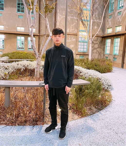 永慶房屋經紀人蘇竑浩今年拿下海外旅遊獎勵,獲得最大獎14萬的獎勵。圖/永慶房產集團提供