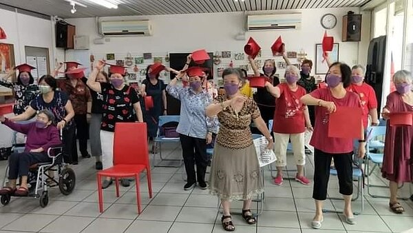 生命繪本記錄畢業典禮。圖片由里辦提供