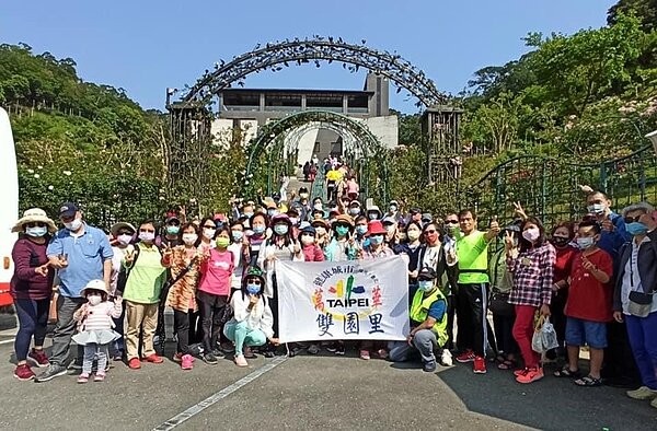 許惠城里長辦長青活動，維繫里民感情。圖／取自「雙園里＆崛江町」臉書