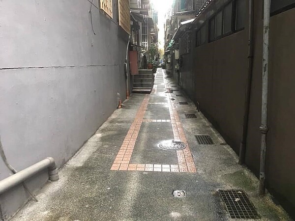 清掃後街道變得十分乾淨。圖／徐麗雲里長提供
