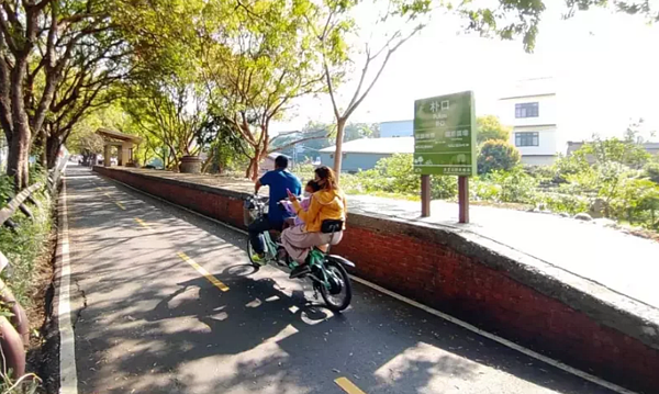 東豐綠廊朴口站,仍為60年前的紅磚砌造月台,相當少見。圖/台中市議員陳清龍服務處提供