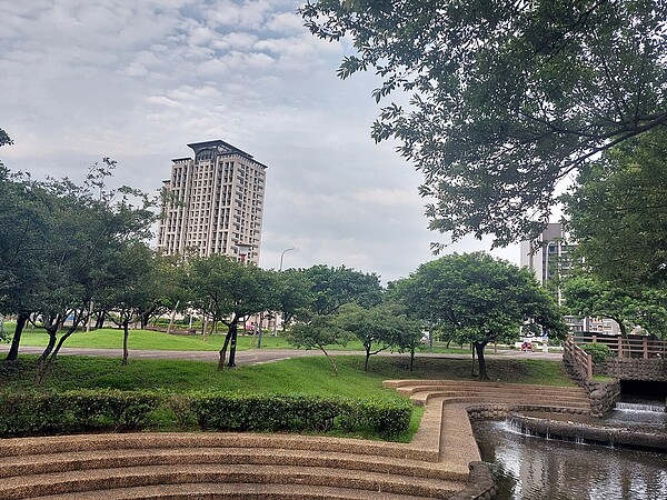 在密集度高的市區搶佔綠地居住，相關房市都看好，高資產族群也趨之若鶩。圖／好房網News林和謙／攝