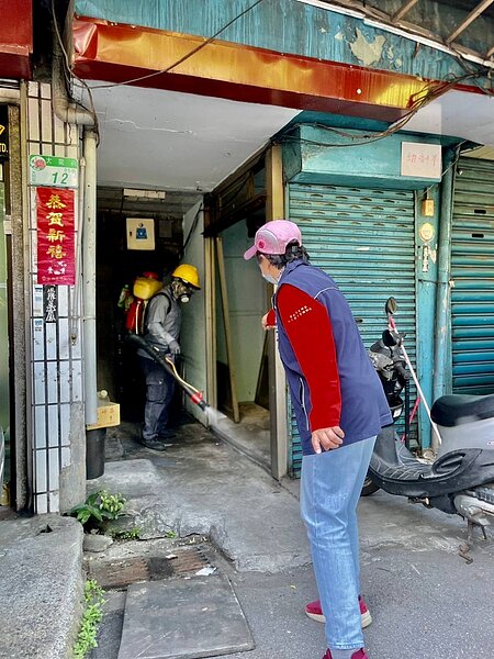 里長重視里區消毒作業。(圖擷取自斯文里大聲公粉絲專頁)