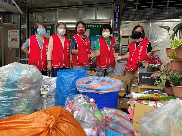 雙園里資源回收活動。（圖擷取自雙園里＆堀江町）