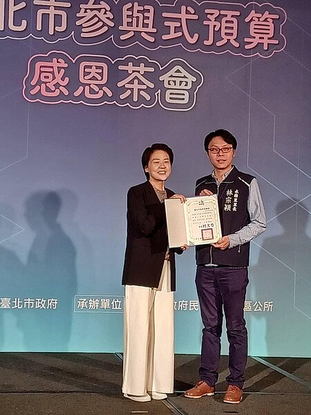 里長林宗穎大力推動大同區特色溝蓋。（圖／林宗穎提供）