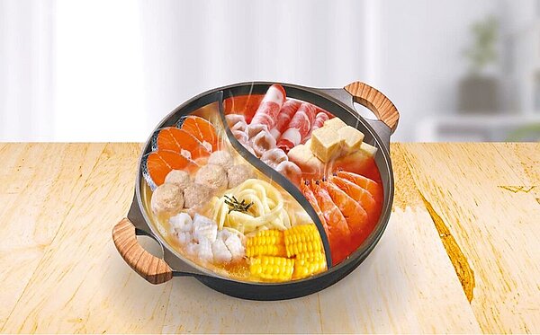 萊爾富觀察最熱銷的鍋物為「西北海陸鴛鴦雙享鍋」，988元，今年買氣有望勝過去年。圖／萊爾富提供