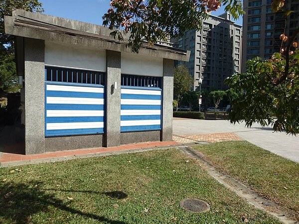 三重自然公園污水接管完成,完成接管的公園公廁不僅沒有臭味,亦可減少登革熱等病媒。圖/中時電子報