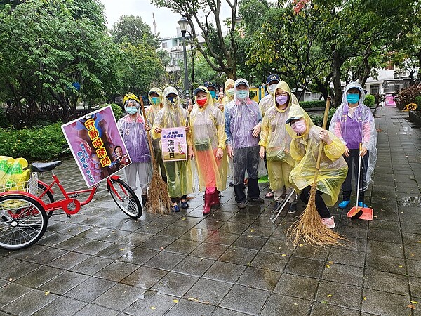 南港區聯成里環保清潔日。圖片由鮑黎登里長提供。
