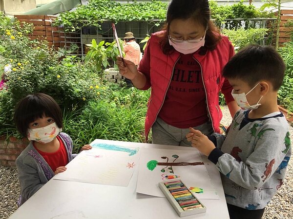 兒童節教大家認識花園。圖片由蔡綉花里長提供。