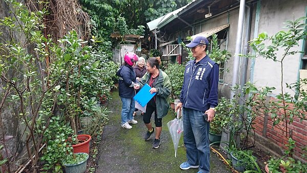 龍光里登革熱巡查。圖/取自「臺北市鄰里服務網」