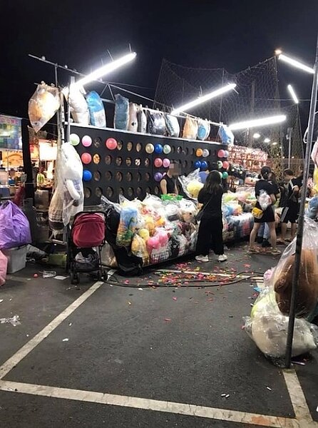 不少網友都遇過這家黑心射氣球店家。圖/擷自我是台南人