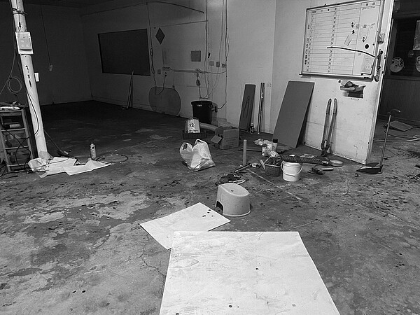 台南市安南區一家廢棄工廠發生爆炸,4人灼傷送醫。記者黃宣翰/翻攝