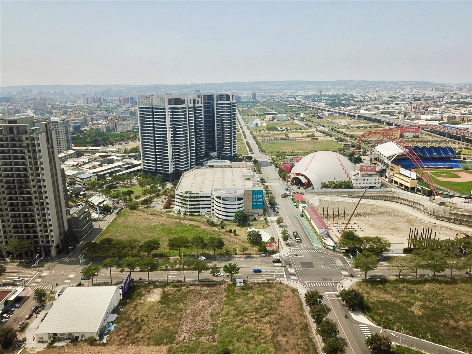 通膨催動避險風 台中市14期重劃區黃金地段吸引上市櫃建商紛紛搶進。記者宋健生/攝影 