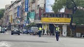高市前鎮區4千戶停電　民權二聖路口警察指揮交通