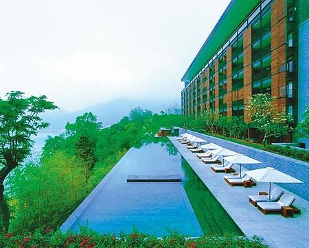 坐擁日月潭美景的涵碧樓,一向是陸客來台觀光指名參觀的度假飯店。(資料照片/業者提供)