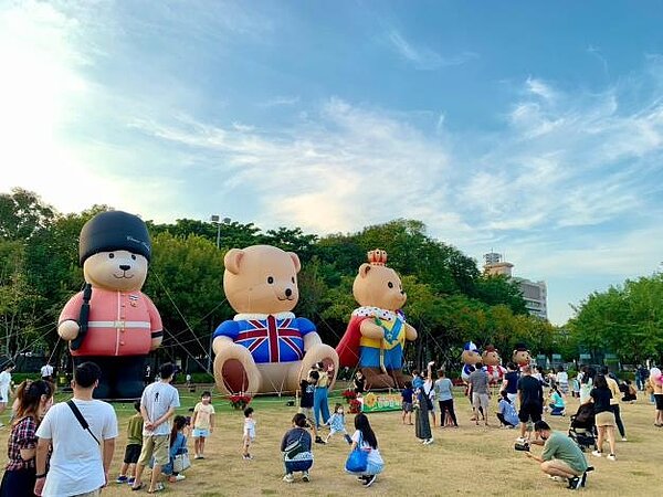 2022泰迪熊in新營倒數兩週，送限量泰迪熊環保袋。圖／台南市觀光旅遊局提供