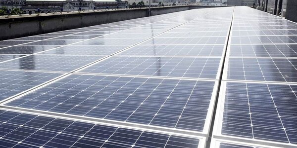 環保署將盤點至少1,000多處村里社區屋頂，租賃給公民營電廠裝設太陽光電。圖／中時報系資料照