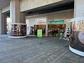 台中國道轉運站熄燈　臨時站惹怨