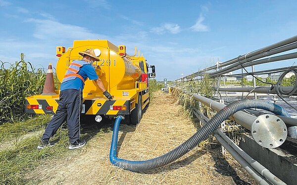 高市府環保局祭出多面整治手段,阿公店溪汙染指標大幅下降,且主流氨氮濃度為近6年最佳,逐步改善河川水質。圖/高市府環保局提供/洪浩軒高雄傳真