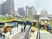 立委考察關埔國小　高虹安允改善