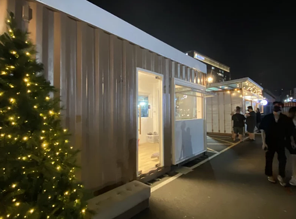 台南東區南紡購物中心對面的大益貨櫃商店街,現場的貨櫃商店只有不到10間,仍以攤販為主。記者修瑞瑩/攝影