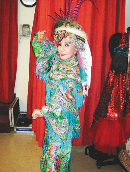 歌仔戲演員連明月熱愛表演，如今傳出病危，家屬盼集氣。圖／聯合報資料照