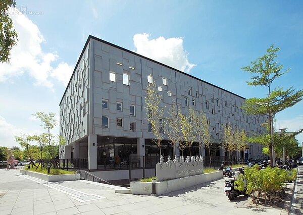 房市最前線_圖書館2