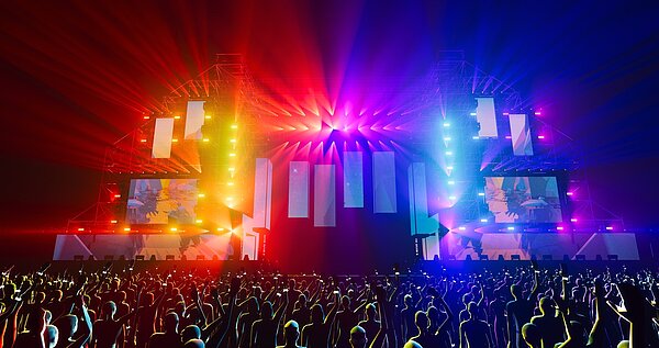 「2023高雄跨年亞灣未來市演唱會」首創雙面舞台,「未來式」主舞台面向成功路。圖/新聞局提供