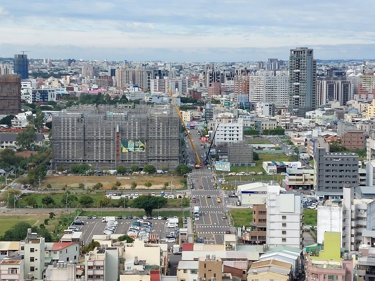 該如何挑抗震防颱的好宅? 專家分享「3細節」 大型代銷業者到中南部用高價標案,引發中南部不少小型代銷的不滿;謝坤成認為,盡量不要惡性競爭,且房市轉變向下時跟建商解約,恐怕對代銷聲譽也有影響。圖/好房網News記者林和謙/攝