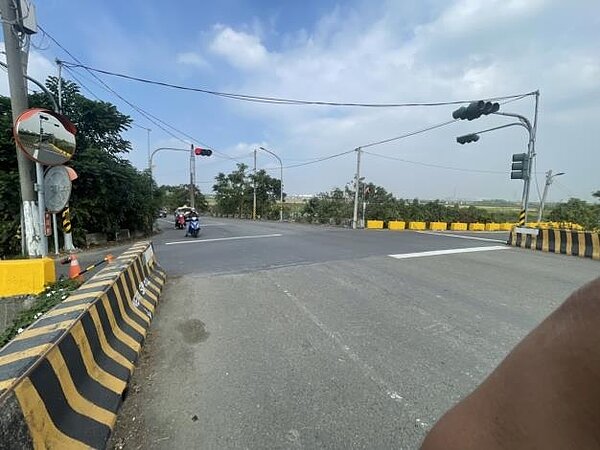 南科防汛道路工程大洲2號橋。圖／交通局提供