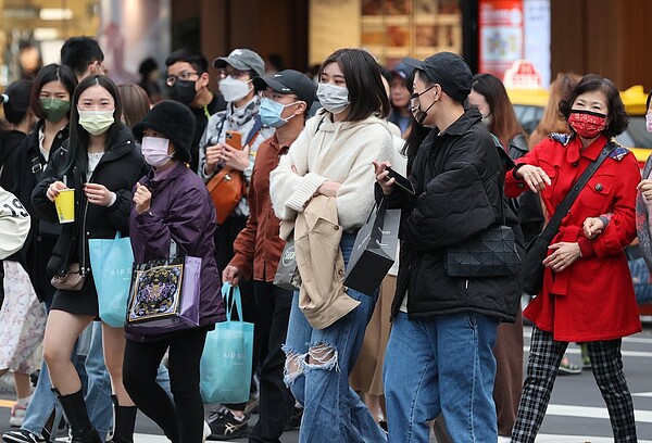 第一波降溫在周六到下周一，中北部、宜蘭市區低溫16-18度，南部、花東18～20度，郊區仍有14～15度機會。聯合報系資料照