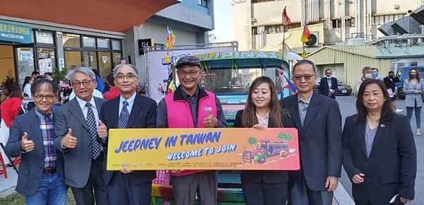 台中潭子科技產業園區舉辦「宜居美家宿舍暨全球診所藥局開幕記者會」,美家公司分2期興建從業員工新宿舍,第1期宿舍去年底完工,入住率達百分百、2期宿舍預計2024年完工。圖/台中潭子科技產業園區