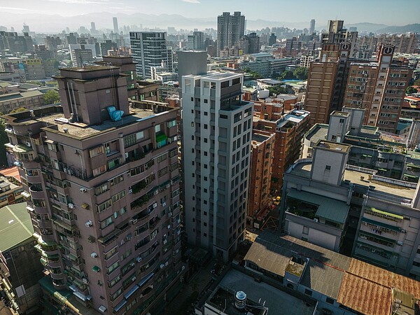 重建後建物外觀照。圖／新北市都更處提供